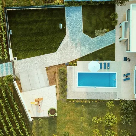 Lukrecia, Luxury In Imotski-makarska Villa
