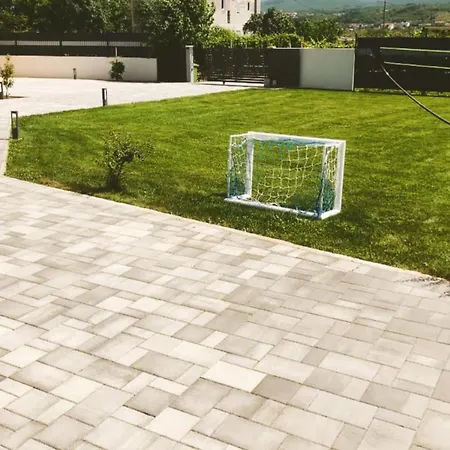 Lukrecia, Luxury In Imotski-makarska Donji Proložac